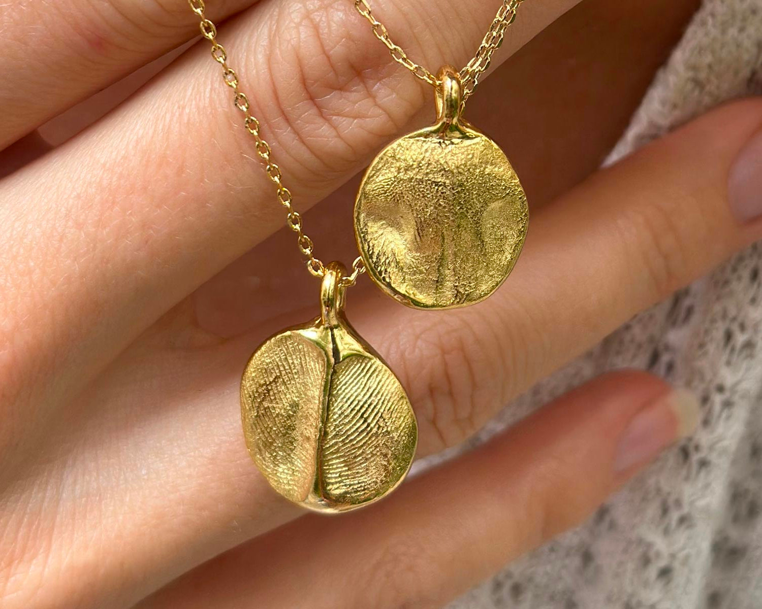 Pendentif avec l'empreinte de truffe de chat - création artisanale sur mesure